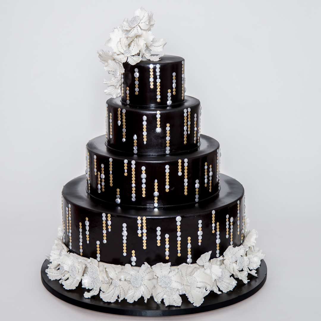 Купить торт ночью. Черный торт. Черный свадебный торт. Торт в черно белом стиле. Оригинальные черные торты.
